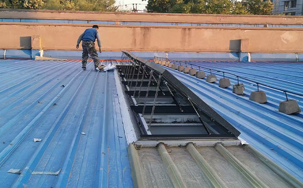 某区域性物流仓储中心西安排烟窗系统安装项目